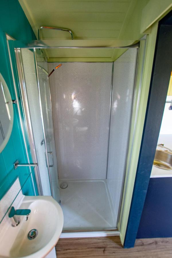 The Gambo Shepherd'S Hut Kidwelly Extérieur photo